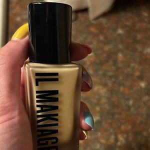 IL Makiage Woke Up Like This Flawless Matte Foundation Shade #20